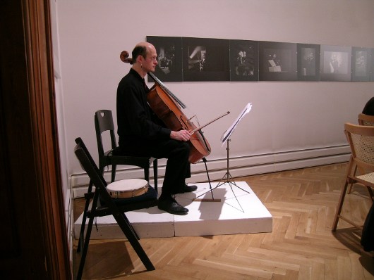 cellist_matthias_lorenz_konzert_25.3.2010_c_leonhardi-museum_0493_web.jpg